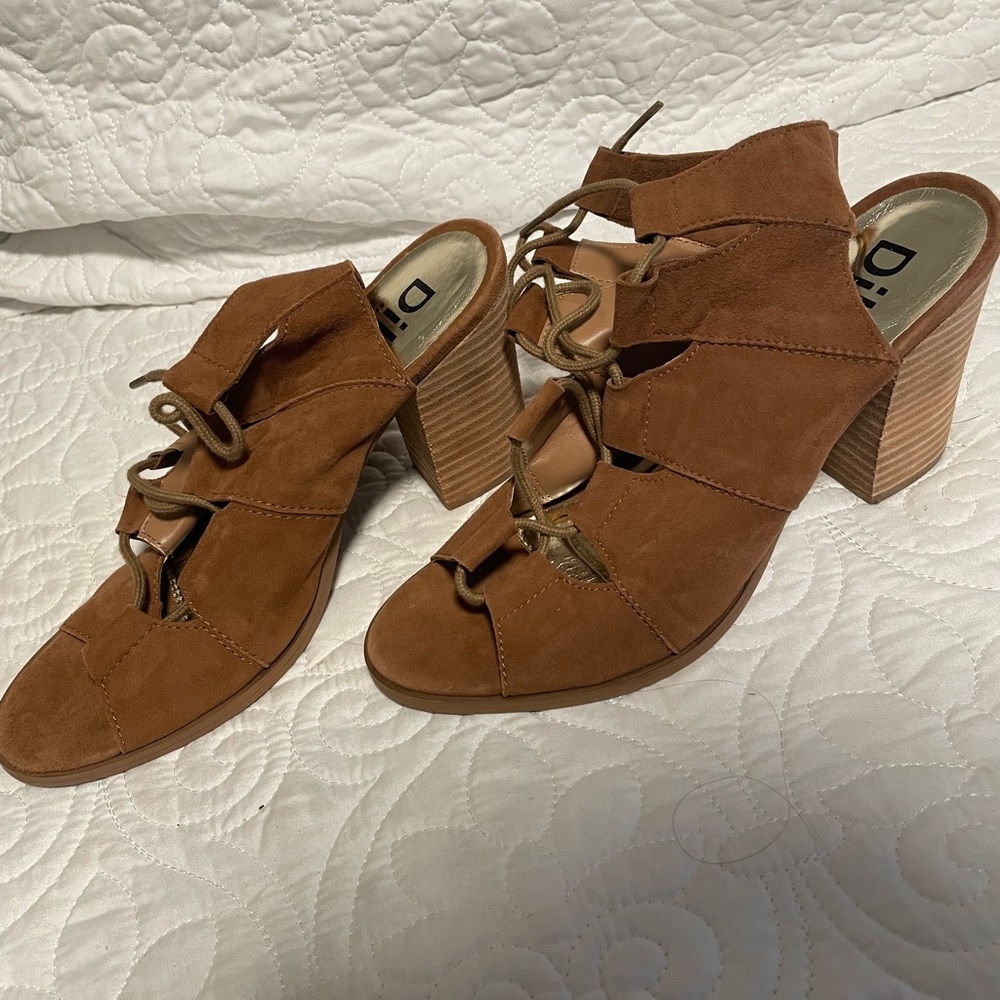 BRAND NEW chest nut wedges 9.5